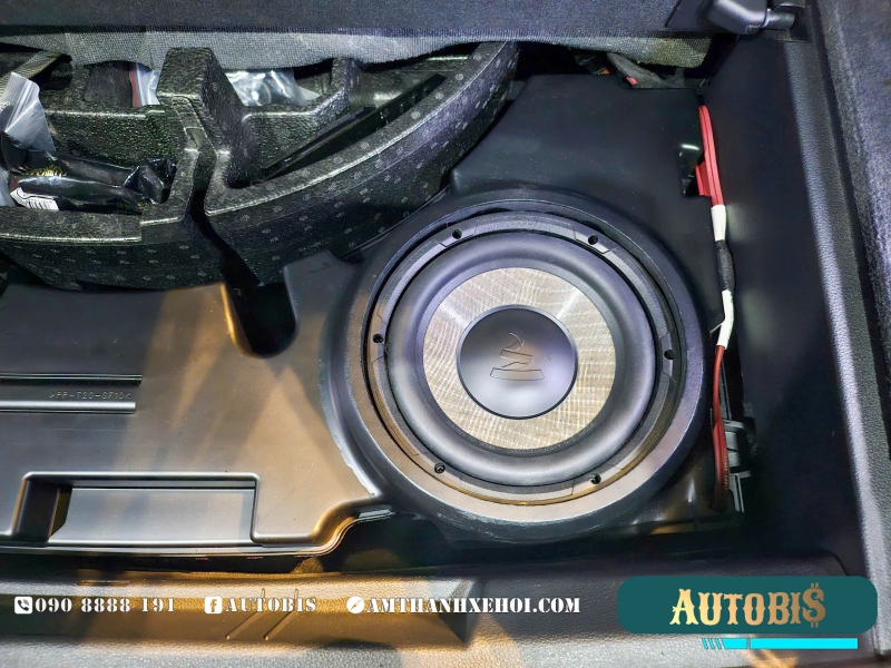 Audi Q7 nâng cấp loa sub hơi Focal để tăng âm bass khác biệt!